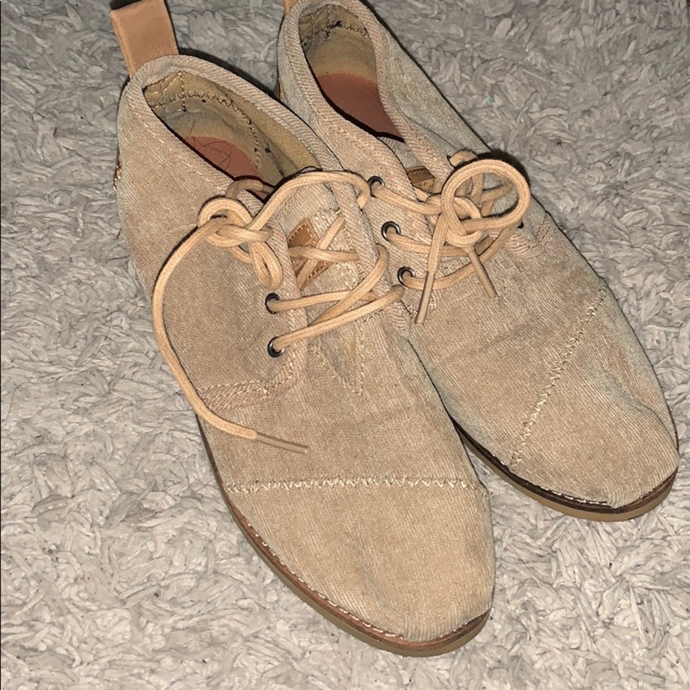 Toms